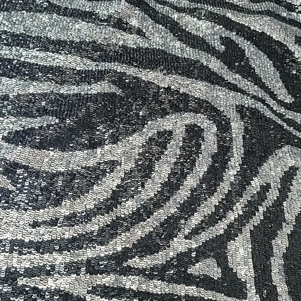CELINE SILK SEQUINED MINI - Picture 2 of 10